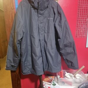 Columbia Men's Dark Gray Coat With Removeable Liner.